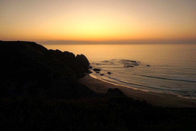 Praia de Vale dos Homens al atardecer