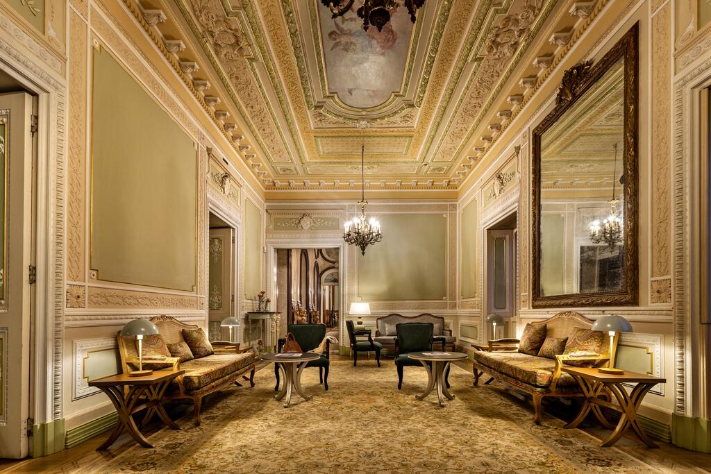 Interior del palacio de Estoi, foto de Booking