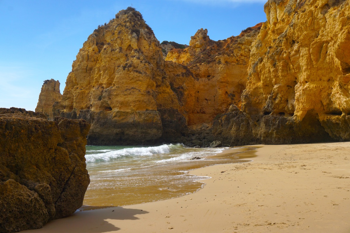 Praia Barranco do Martinho desde abajo. Foto Randomtrip