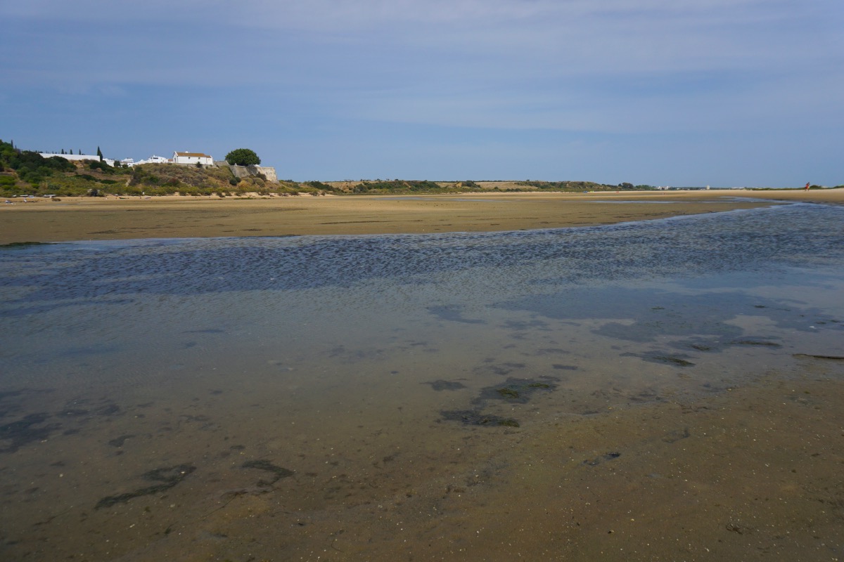 El pueblo de Cacela Velha desde la Ría Formosa