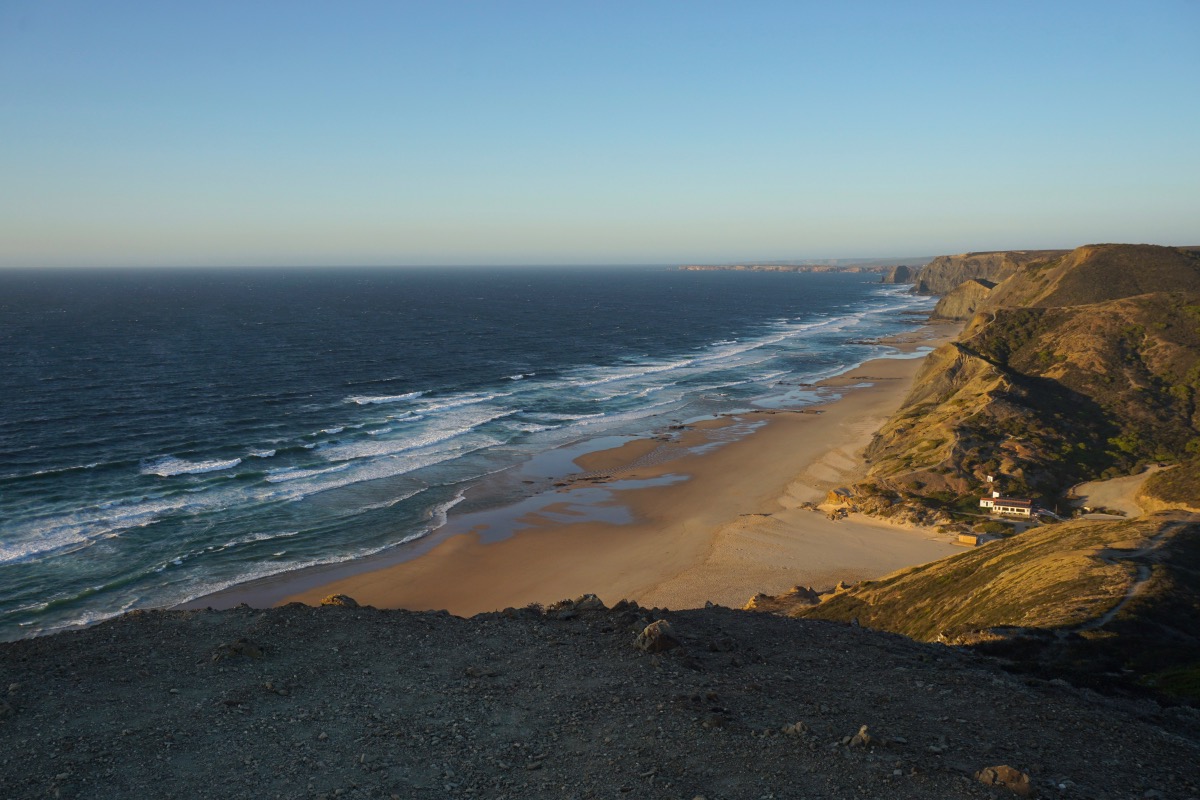 CordoamaLa imponente Praia da Cordoama desde el mirador. Foto Randomtrip