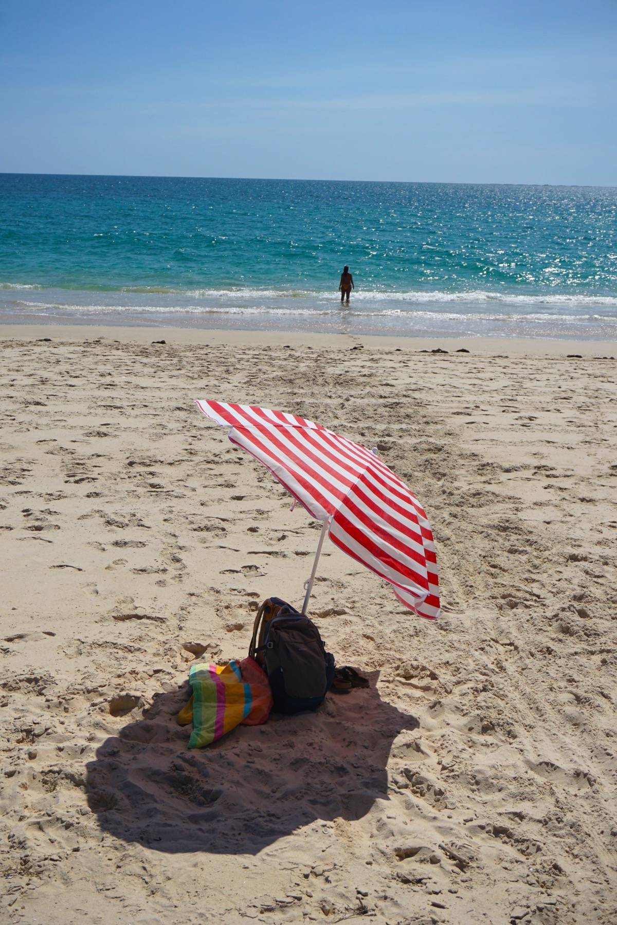 El pueblo de Fuseta cuanta con una bonita playa de la ría y está a un corto trayecto en barco de esta playa paradisíaca