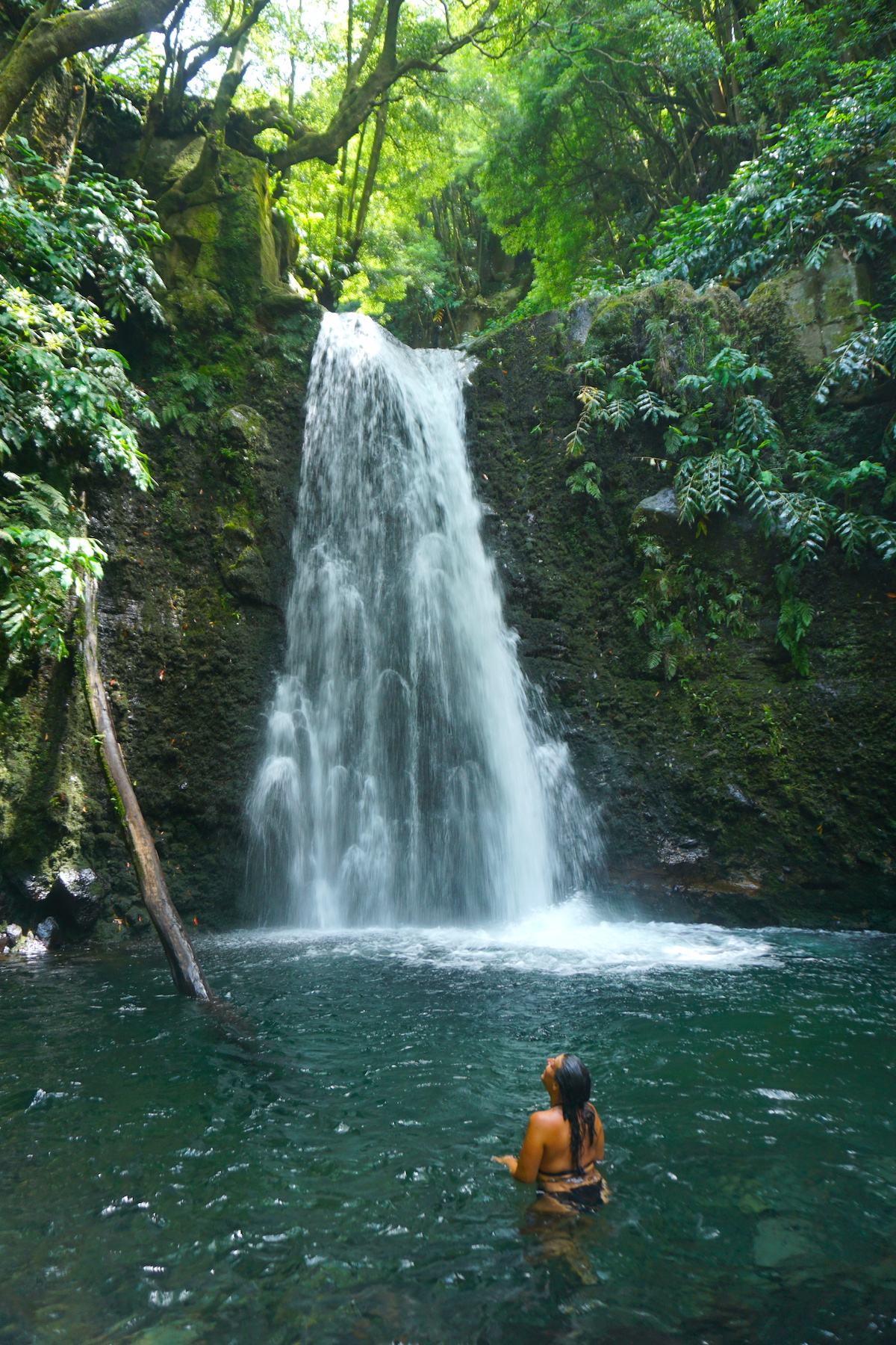 El agua estaba helada pero hacia tanto calor y tanta humedad que no me he resistido
