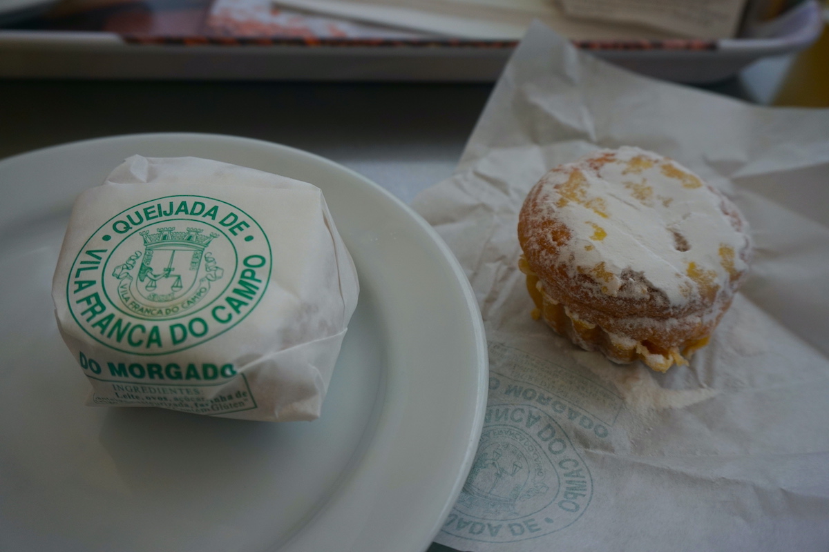 Queijadas do Morgado en Vila Franca do Campo, ideales después de un chapuzón en el islote de Vila Franca